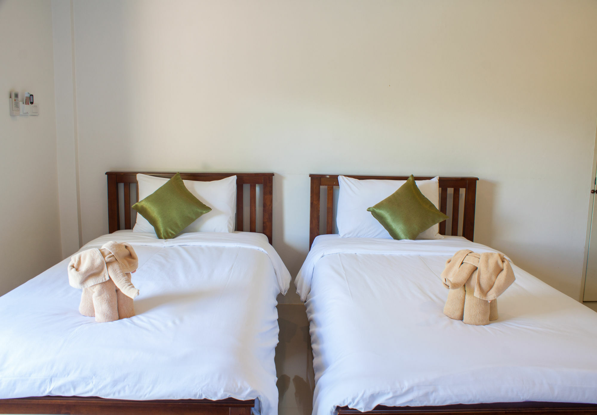 Hotel Sweet Honey Pranburi Sam Roi Yot Exterior foto
